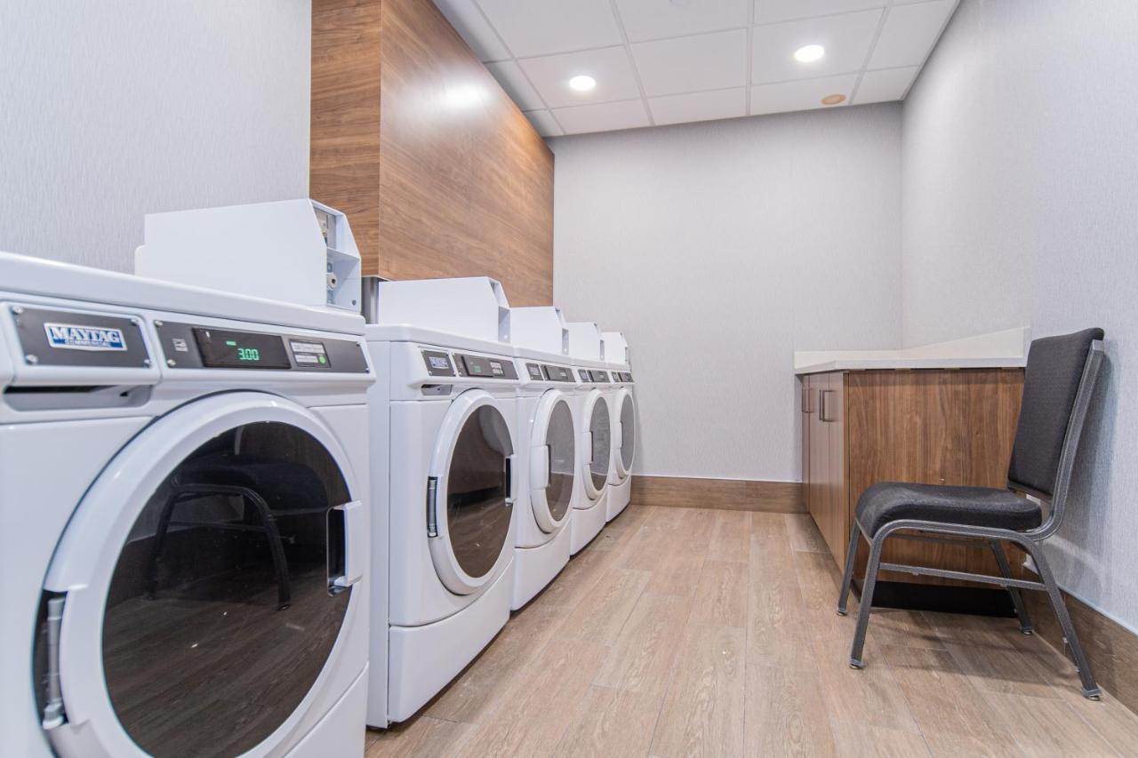 Towneplace Suites By Marriott Brantford And Conference Centre Esterno foto