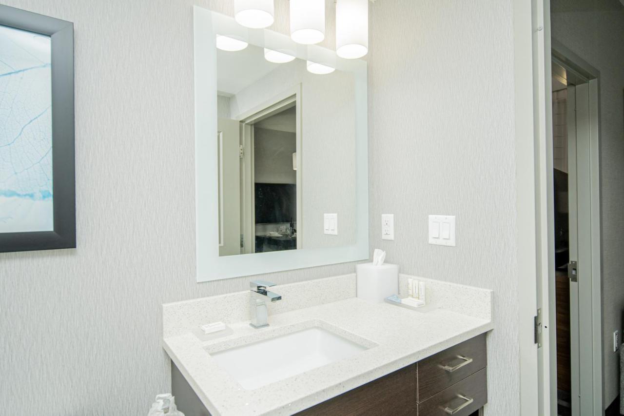 Towneplace Suites By Marriott Brantford And Conference Centre Esterno foto