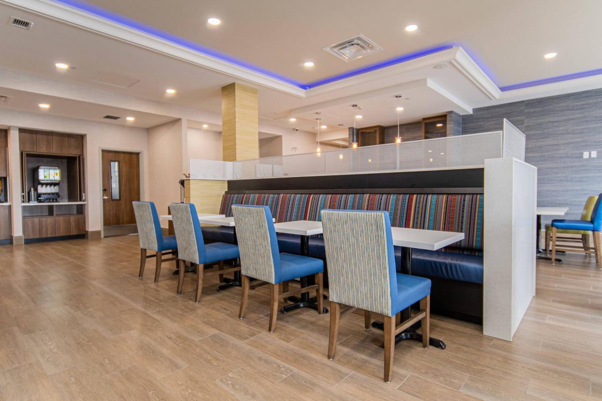 Towneplace Suites By Marriott Brantford And Conference Centre Esterno foto